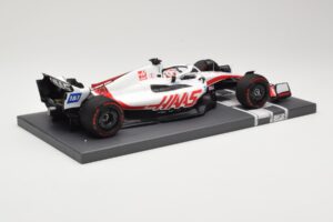 Haas VF-22 #20 K. Magnussen Bahrain GP 2022 Minichamps 1:18 117220120 Métal — image 3 sur 6