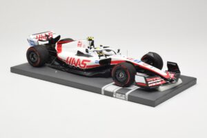 Haas VF-22 #47 M. Schumacher Bahrain GP 2022 Minichamps 1:18 117220147 Métal — image 4 sur 6