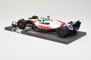 Haas VF-22 #47 M. Schumacher Bahrain GP 2022 Minichamps 1:18 117220147 Métal — image 5 sur 6