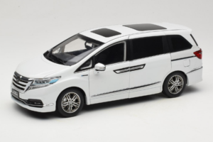 Honda Elysion Blanc OEM 1:18 430056 Métal