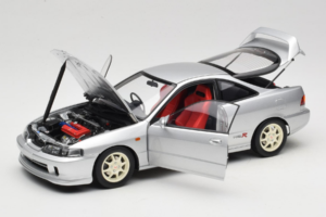 Honda Integra Type R DC2 Pre-Facelift Vogue Silver Metallic MotorHelix 1:18 M85202 Métal — image 2 sur 8