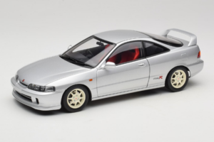 Honda Integra Type R DC2 Pre-Facelift Vogue Silver Metallic MotorHelix 1:18 M85202 Métal