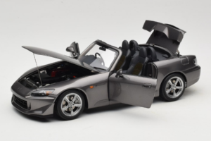 Honda S2000 AP2 Type S Moon Rock Metallic MotorHelix 1:18 M85111 Métal — image 3 sur 9