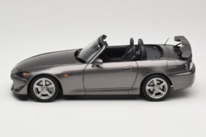 Honda S2000 AP2 Type S Moon Rock Metallic MotorHelix 1:18 M85111 Métal — image 5 sur 9