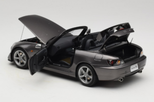 Honda S2000 AP2 Type S Moon Rock Metallic MotorHelix 1:18 M85111 Métal — image 6 sur 9