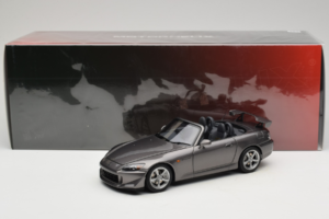 Honda S2000 AP2 Type S Moon Rock Metallic MotorHelix 1:18 M85111 Métal — image 9 sur 9