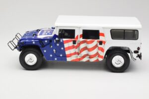 Hummer H1 AM General Gore-Lieberman Humvee America Exoto 1:18 01807 Métal — image 4 sur 8