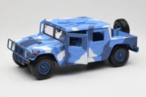 Hummer H1 Humvee Bleu & Blanc Motormax 1:18 73157 Métal — image 2 sur 8
