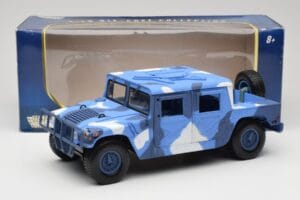 Hummer H1 Humvee Bleu & Blanc Motormax 1:18 73157 Métal — image 8 sur 8