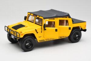 Hummer H1 Soft Top Jaune Maisto 1:18 56041 Métal — image 2 sur 8