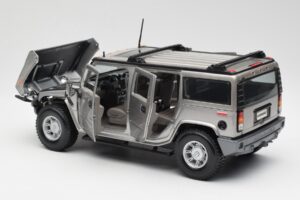 Hummer H2 Argent Maisto 1:18 7449569 Métal — image 5 sur 8
