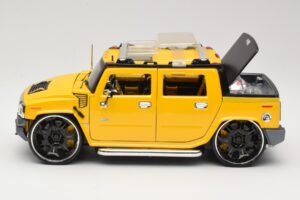 Hummer H2 SUT Concept Jaune Maisto 1:18 31067 Métal — image 4 sur 8