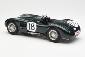 Jaguar C-Type #18 T. Rolt / D. Hamilton 24 Hours of Le Mans Winner 1953 CMC 1:18 M-195 Métal — image 5 sur 6
