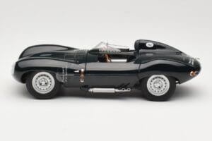 Jaguar D-Type Short Nose Vert AUTOart 1:18 73561 Métal — image 3 sur 6