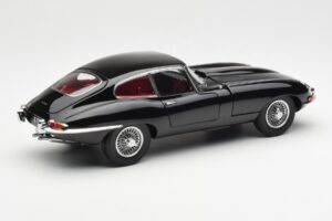 Jaguar E-Type 3.8 Series 1 Noir Kyosho 1:18 08954BK Métal — image 3 sur 8