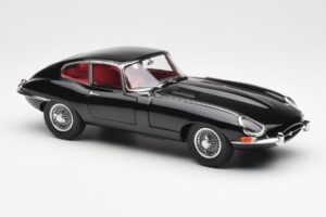 Jaguar E-Type 3.8 Series 1 Noir Kyosho 1:18 08954BK Métal — image 6 sur 8