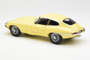 Jaguar E-Type 3.8 Series 1 Jaune Clair Kyosho 1:18 08954LY Métal — image 7 sur 8