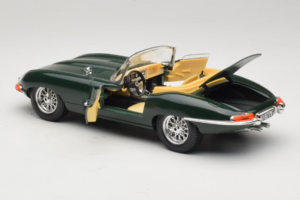 Jaguar E-Type Cabriolet Vert Bburago 1:18 3026 Métal — image 5 sur 8