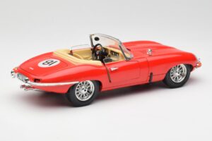 Jaguar E-Type Cabriolet Rouge Bburago 1:18 3016 Métal — image 3 sur 8