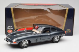 Jaguar E-Type Series 1 Vert Bburago 1:18 3018-M1 Métal — image 2 sur 8