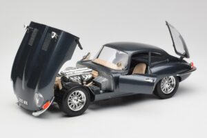 Jaguar E-Type Series 1 Vert Bburago 1:18 3018-M1 Métal — image 8 sur 8