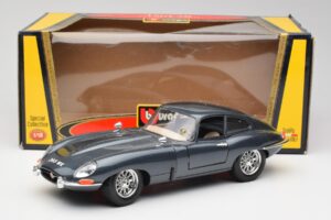 Jaguar E-Type Gris Bburago 1:18 30018 Métal — image 8 sur 8