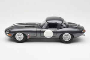 Jaguar E-Type Series 1 Coupe Lightweight Gris Foncé AUTOart 1:18 73647 Métal — image 4 sur 8