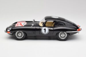 Jaguar E-Type Series 1 #1 British Racing Green Bburago 1:18 3018-M3 Métal — image 4 sur 8