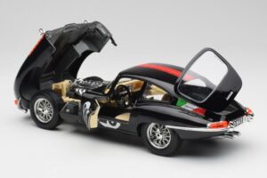 Jaguar E-Type #29 Noir Bburago 1:18 3018-M4 Métal — image 5 sur 8