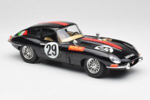 Jaguar E-Type #29 Noir Bburago 1:18 3018-M4 Métal — image 6 sur 8