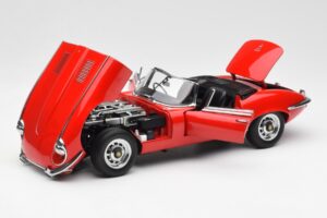 Jaguar E-Type Roadster Series III V12 Rouge AUTOart 1:18 73523 Métal — image 2 sur 8