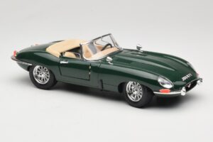 Jaguar E-Type Series 1 Roadster Vert Bburago 1:18 3016-M1 Métal — image 6 sur 8