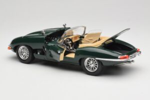 Jaguar E-Type Series 1 Roadster Vert Bburago 1:18 3018-M5 Métal — image 5 sur 8