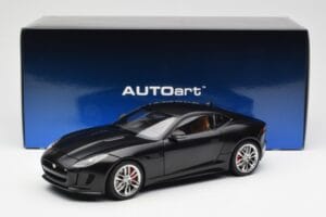 Jaguar F-Type R X152 Noir Mat AUTOart 1:18 73652 Composite — image 8 sur 8