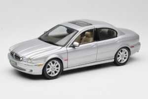Jaguar X-Type Argent Maisto 1:18 7271328 Métal