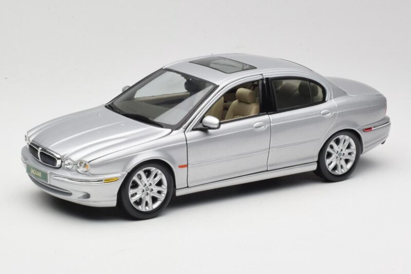Jaguar X-Type Argent Maisto 1:18 7271328 Métal