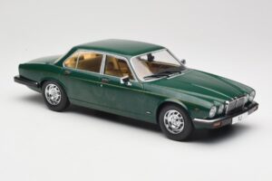 Jaguar XJ Series III Vert Foncé MCG 1:18 MCG18175 Métal — image 4 sur 6