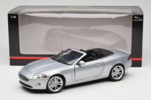 Jaguar XK X150 Cabriolet Argent Minichamps 1:18 153130533 Métal — image 8 sur 8