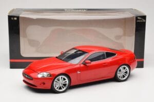 Jaguar XK X150 Rouge Minichamps 1:18 150130503 Métal — image 8 sur 8