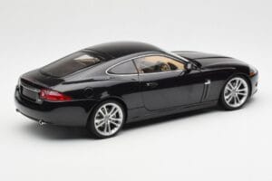Jaguar XK-R X150 Midnight Noir AUTOart 1:18 73632 Métal — image 3 sur 8