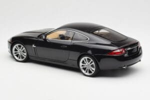 Jaguar XK-R X150 Midnight Noir AUTOart 1:18 73632 Métal — image 7 sur 8