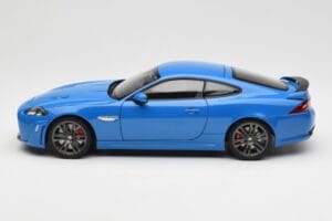 Jaguar XKR-S X150 French Racing Bleu AUTOart 1:18 73641 Métal — image 4 sur 8