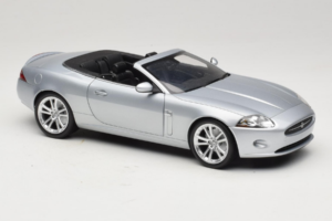 Jaguar XK X150 Cabriolet Argent Minichamps 1:18 150130531 Métal — image 6 sur 8