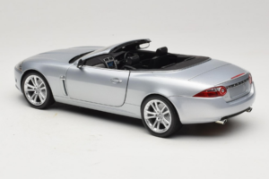 Jaguar XK X150 Cabriolet Argent Minichamps 1:18 150130531 Métal — image 7 sur 8