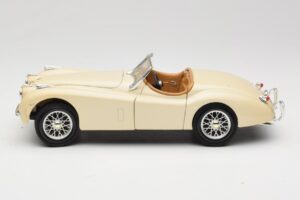 Jaguar XK120 Blanc Eduscho 1:18 7482-1HTH Métal — image 4 sur 8