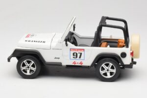 Jeep Wrangler Rallye #97 Beige Solido 1:18 9012 Métal — image 3 sur 6