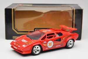 Lamborghini Countach Rouge Bburago 1:18 3047 Métal — image 8 sur 8