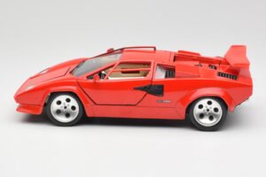 Lamborghini Countach Rouge Bburago 1:18 3047-M1 Métal — image 4 sur 8