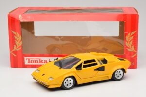 Lamborghini Countach TC Jaune Tonka 1:18 09035-R1 Métal — image 8 sur 8