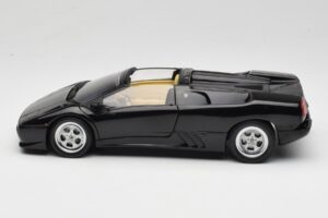 Lamborghini Diablo Roadster Noir AUTOart 1:18 70093-R1 Métal — image 5 sur 10